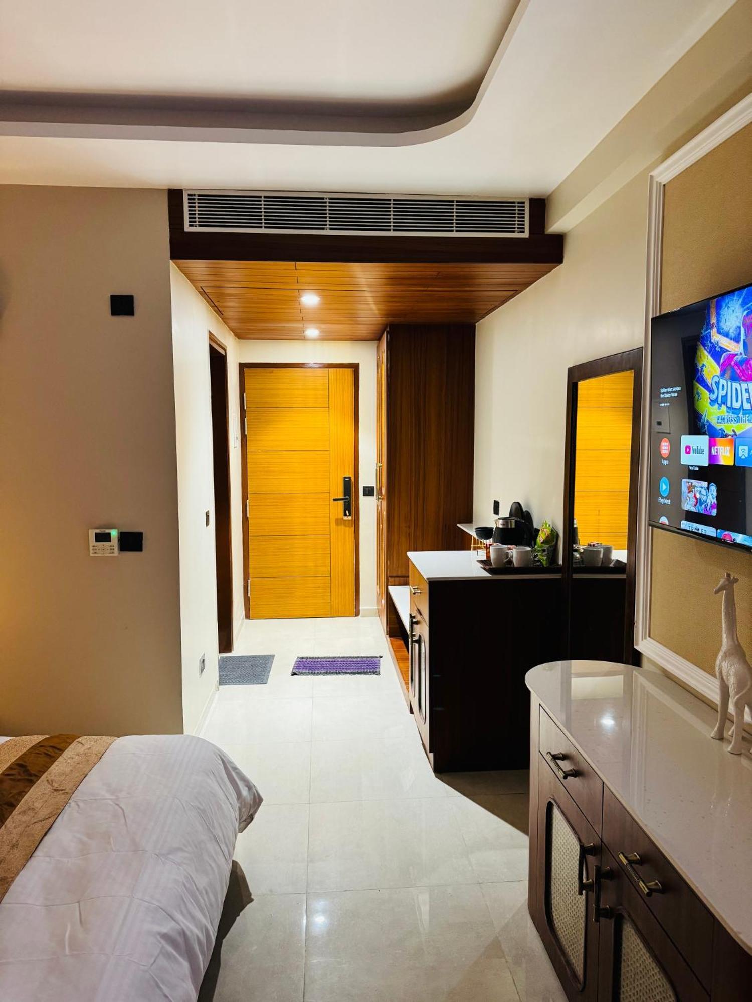 Bed and Breakfast Omaxe Hazratganj , Khusi Mahal Lucknow Exterior foto
